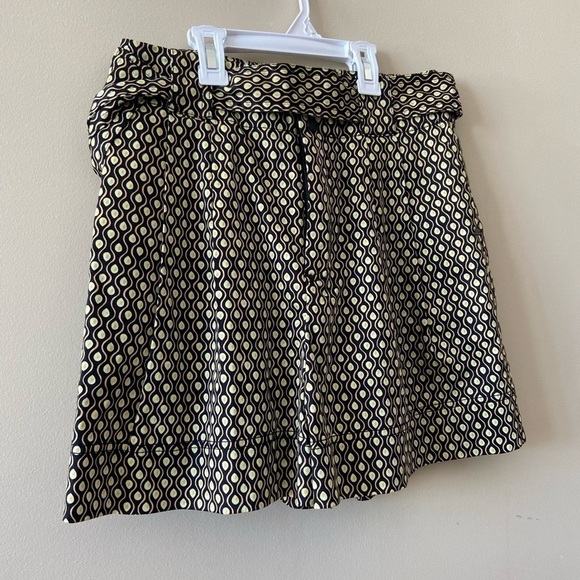 Scotch and Soda Women's High Rise Mid Length Shorts, Yellow and Black Print XS - Picture 8 of 16